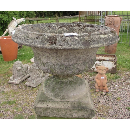 289 - Stone planter on stone plinth - Approx Height: 118cm