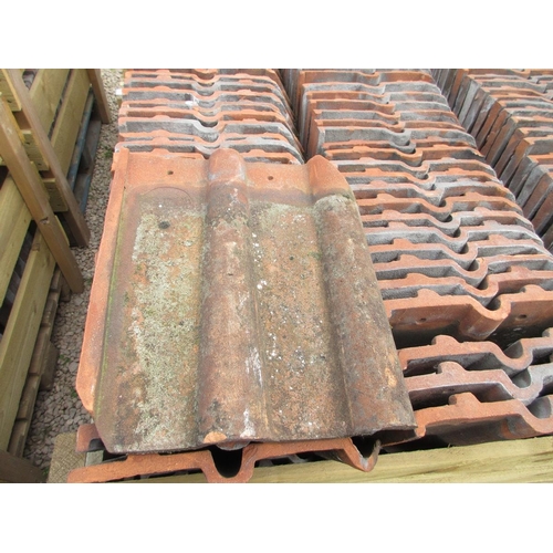 43 - 186 reclaimed terracotta clay double roman roof tiles