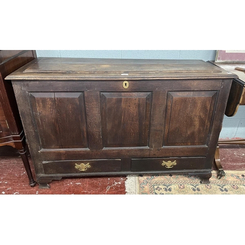 266 - 19th c. Georgian oak mule chest , with 2 lower drawers, panelled with brass fixtures - Approx 127cm ... 