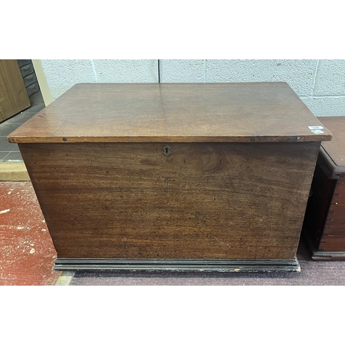 310 - Mahogany chest - Approx size: L: 85cm W: 53cm H: 55cm