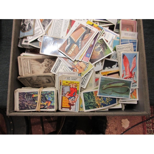 198 - Collection of cigarette cards