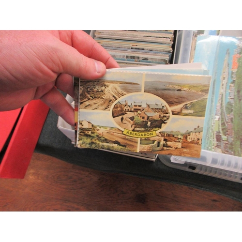 202 - Large collection of postcards