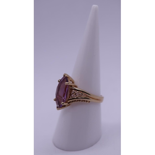 38 - 9ct gold and amethyst set ring - Size N