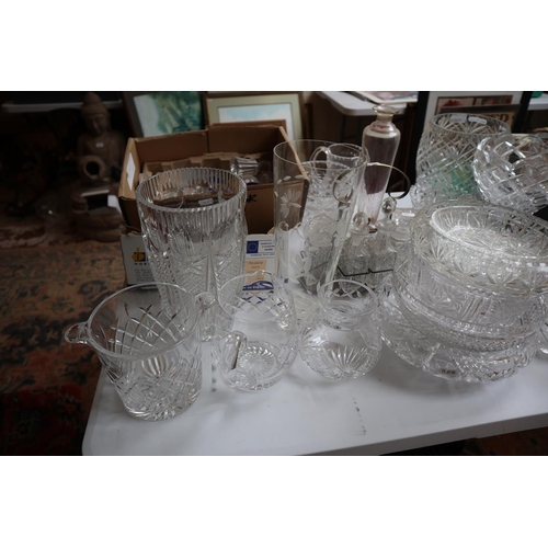 418 - Large collection of glass