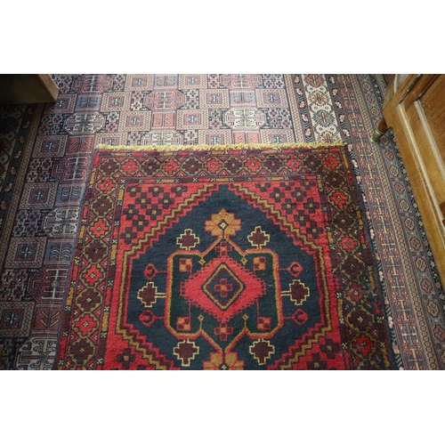 429 - Mid 20thc. Turkish 100% wool, hand weave rug - Approx 195cm x 105cm