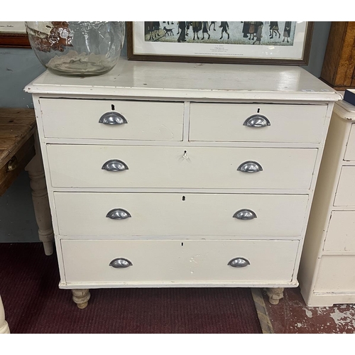 376 - Painted pine chest of drawers on turned feet - Approx W: 101cm x D: 51cm x H: 99cm