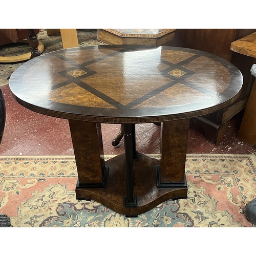 386 - Fine centre table by Josef Maria Olbrich - Approx W: 96cm x D: 65cm x H: 69cm
