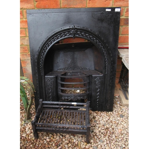 536 - Victorian fire surrounding complete