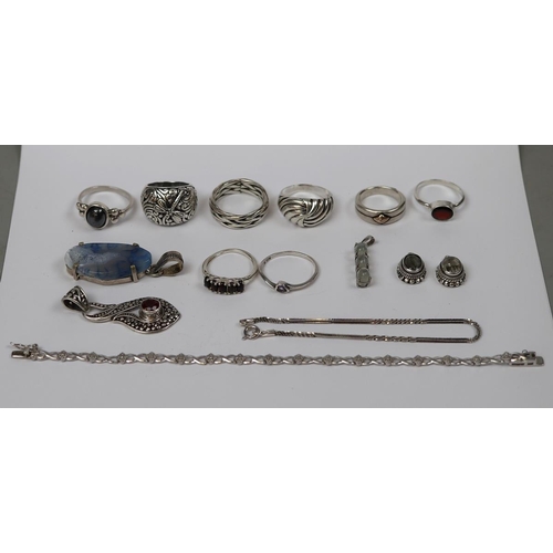67 - Good collection of silver stone set jewellery to include amethyst, garnet, quartz, geode agate etc