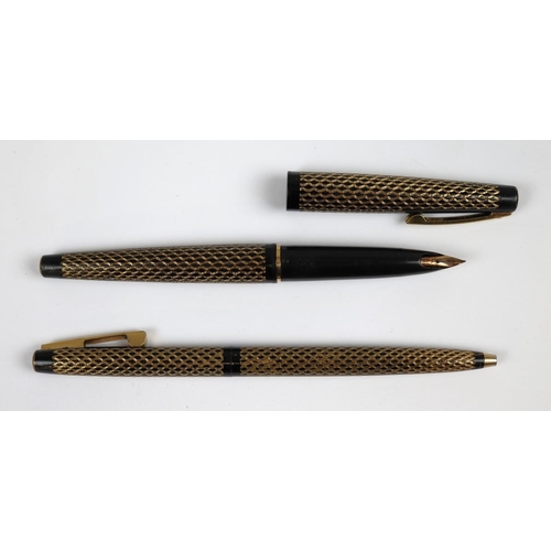 82 - Pen set - Sheaffer fountain pen with 14ct gold nib together with matching ball point pen