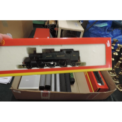 255 - Good collection of Hornby locomotives to include the Flying Scotsman