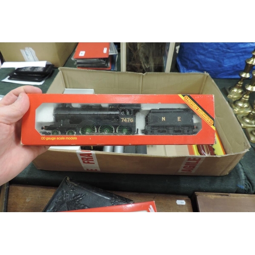 255 - Good collection of Hornby locomotives to include the Flying Scotsman
