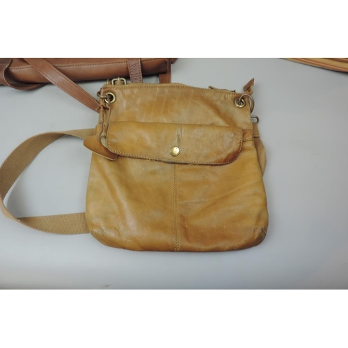 291 - 3 leather satchels 