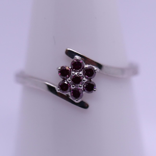 33 - White gold amethyst cluster ring - Size P