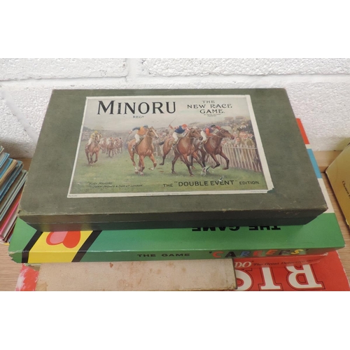 340 - Collection of vintage board games to include monopoly and minoru