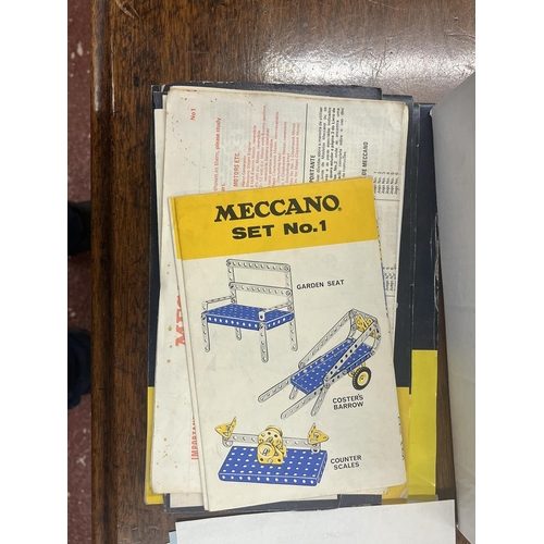 382 - Vintage Meccano set