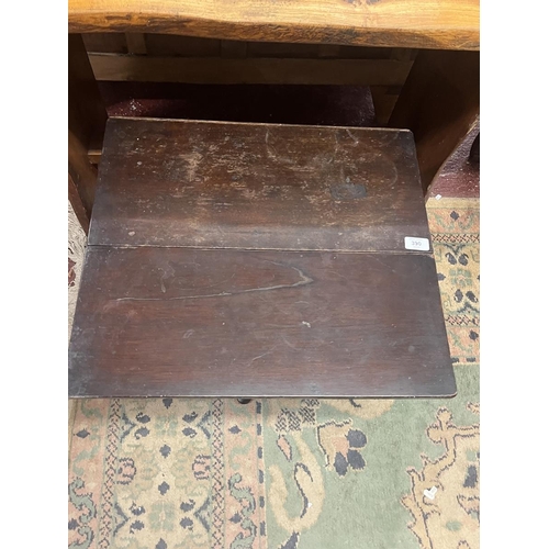390 - Small drop leaf table - approx Length: 70cm Width: 54cm Height: 50cm
