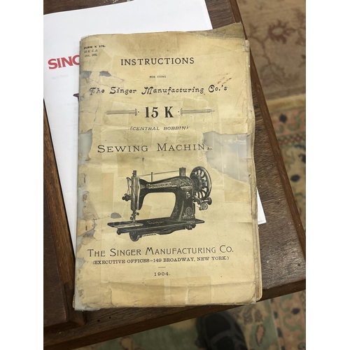 396 - Singer sewing machine 1905 15K treadle in full working order plate No. S15701 with instruction manua... 