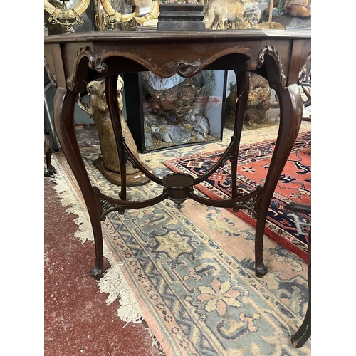 422 - Inlaid octagonal mahogany occasional table 