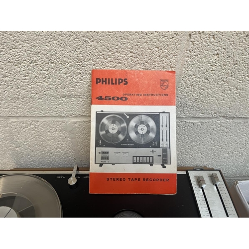 441 - Philips 4500 Reel to reel tape player with reels