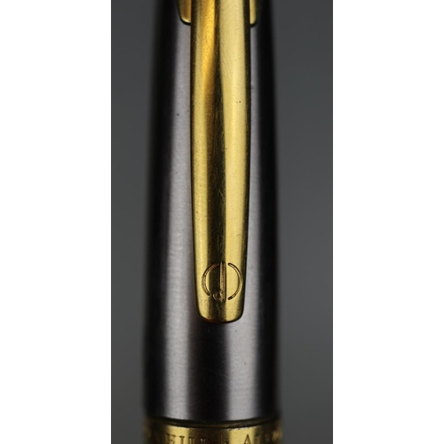 83 - Pen - Alfred Dunhill AD2000 fountain pen with 18ct gold nib