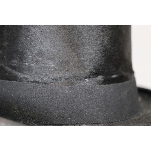 275 - 2 top hats together with a top hat box