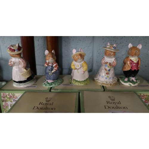 208 - 5 Royal Doulton Bramley Hedge figures in original boxes - Lord, Lady and Primrose wood mouse, Poppy ... 