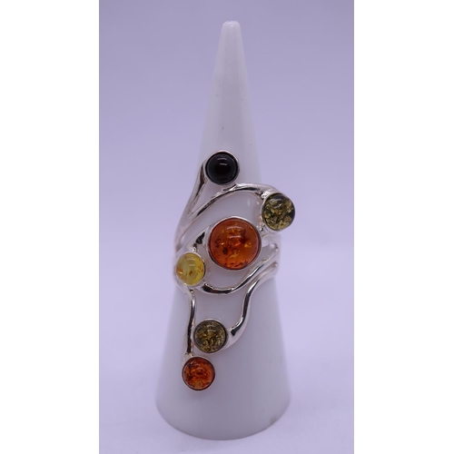 25 - Silver and multi-coloured amber ring - Size M