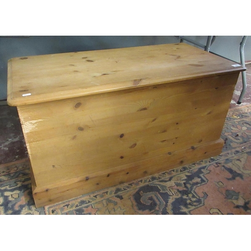 401 - Pine blanket box