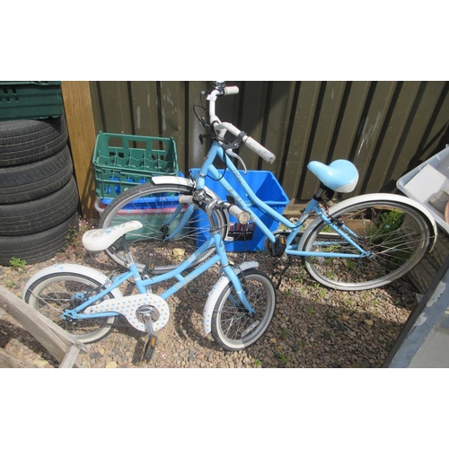 474 - 2 Pendelton bikes - 1 ladies and 1child