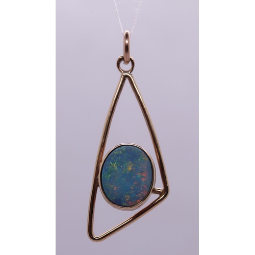 59 - 9ct gold opal set pendant