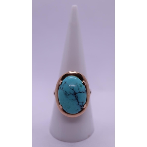 62 - 9ct gold turquoise stone set ring - Approx gross weight 5.5g - Size P