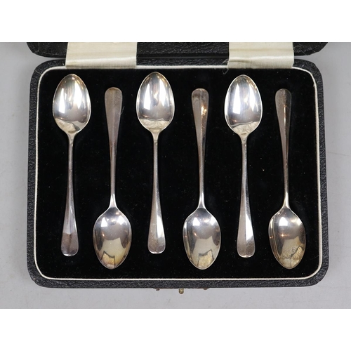 10 - Cased set of 6 hallmarked silver teaspoons with rat tails, Birmingham 1929 - Approx weight: 40g