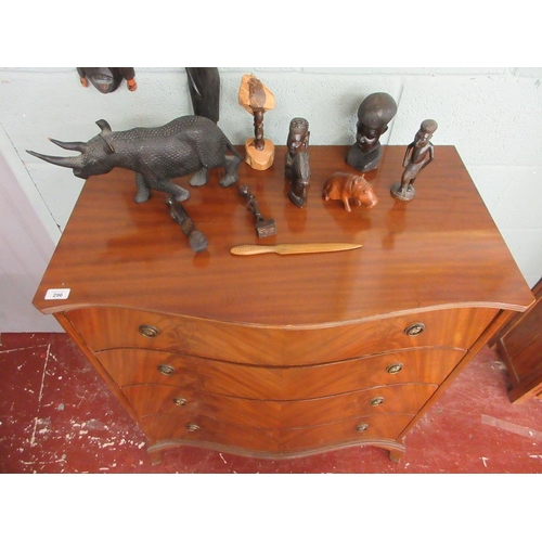 296 - Serpentine fronted chest of 4 drawers - Approx size: W: 86cm D: 51cm H: 97cm