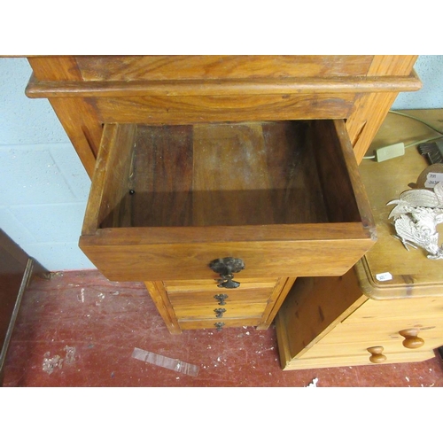 302 - Tall chest of 7 drawers - Approx W: 40cm D: 30cm H: 110cm