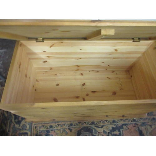 401 - Pine blanket box