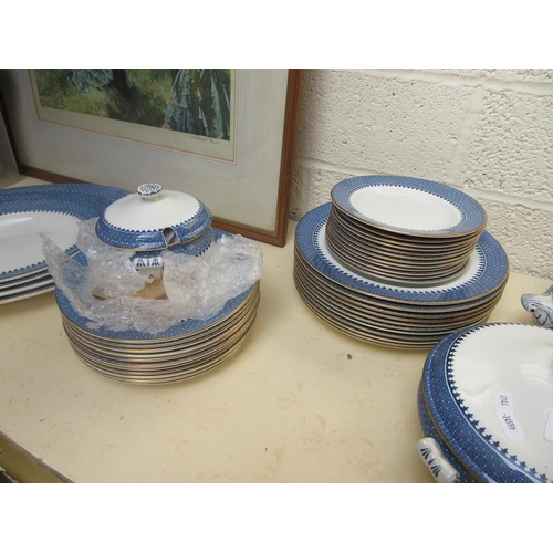 425 - Collection of blue and white china to include Wedgwood