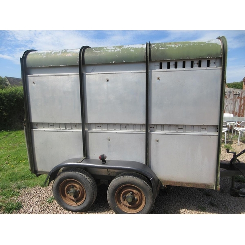 492 - Ifor Williams box trailer