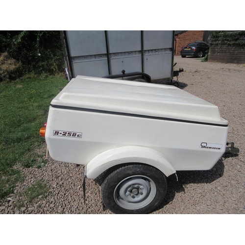 493 - Camping trailer