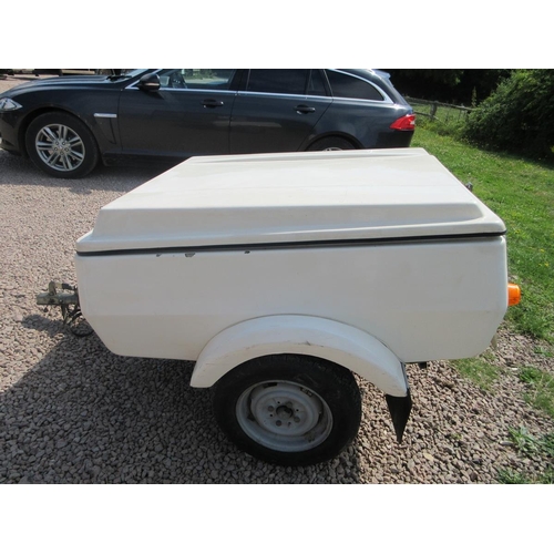 493 - Camping trailer