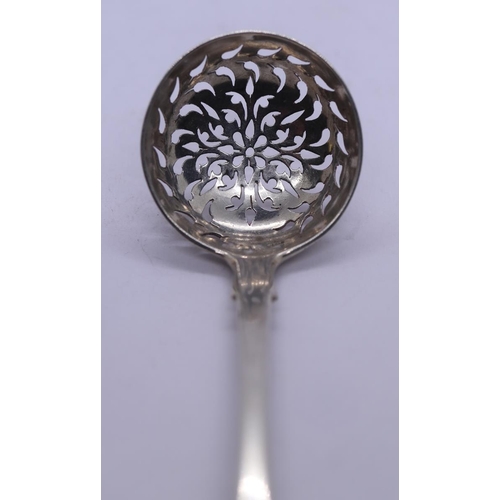 7 - Georgian silver sugar sifter ladle, hallmarked William Eaton, London, 1830 - Approx weight: 35g