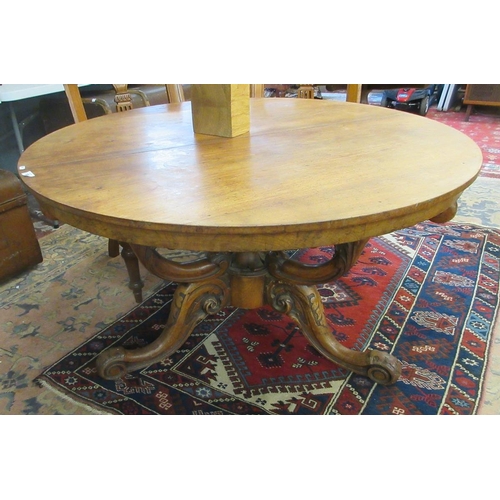 380 - Victorian walnut circular table - Approx size D: 122cm H: 68cm