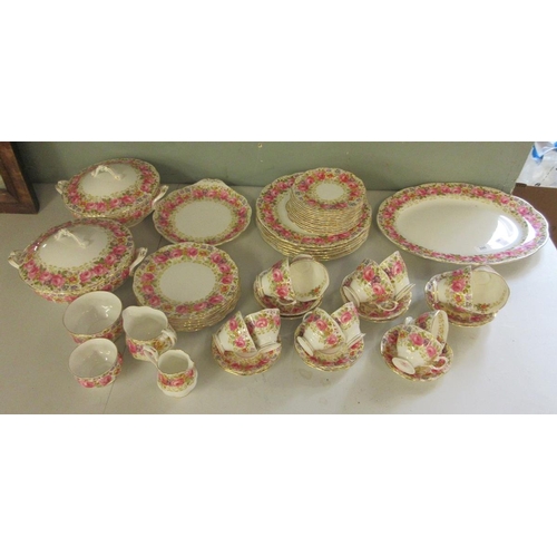 390 - Royal Albert dinner servise - Serena pattern