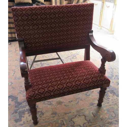 411 - Small upholstered hall bench - Approx size W: 84cm