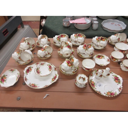 218 - Large collection of Royal Albert Old Country Roses (approx 90 pieces)