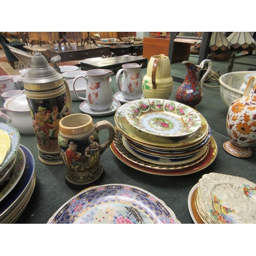 219 - Large collection of ceramics