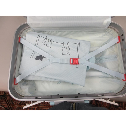 261 - Radley Poppyfields 40 litre medium travel case, laundry bag, 2 shoe bags, 1 wet bag - Approx L: 35cm... 