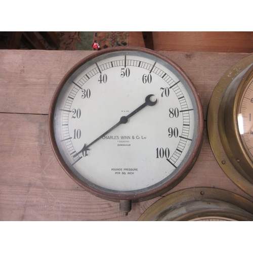 264 - 3 pressure gauges