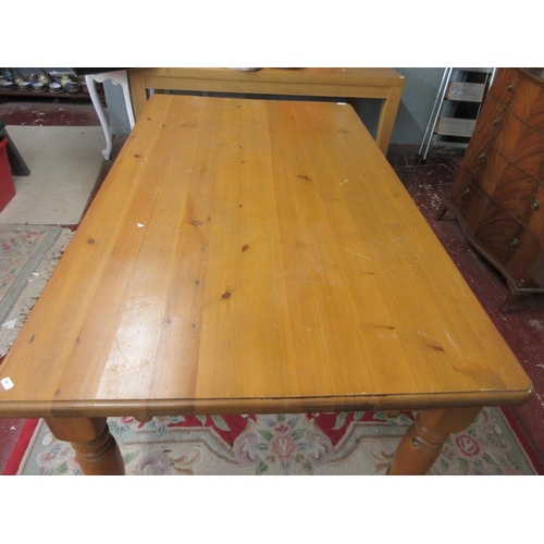 282 - Pine dining table with intergrated drawers - Approx size L: 159cm W: 94cm H: 77cm