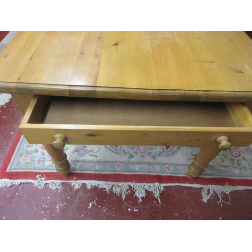 282 - Pine dining table with intergrated drawers - Approx size L: 159cm W: 94cm H: 77cm